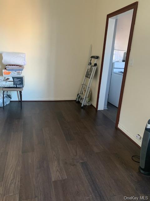 3 beds, 1 bath, 500 sqft, $3,900, Unit 24