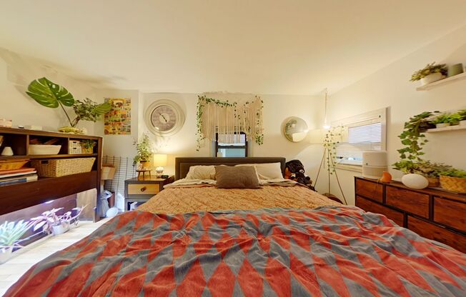 831 Wrightwood