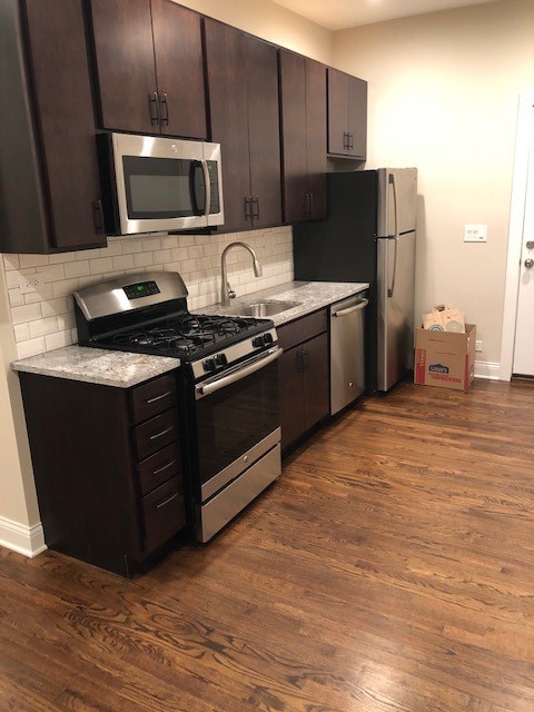 2 beds, 1 bath, 950 sqft, $1,700, Unit 1536-2