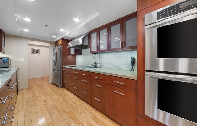 3 beds, 3.5 baths, 2,426 sqft, $7,500, Unit 609