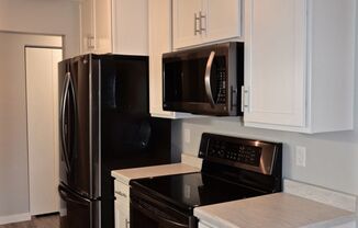 2 beds, 1 bath, $1,100, Unit #202