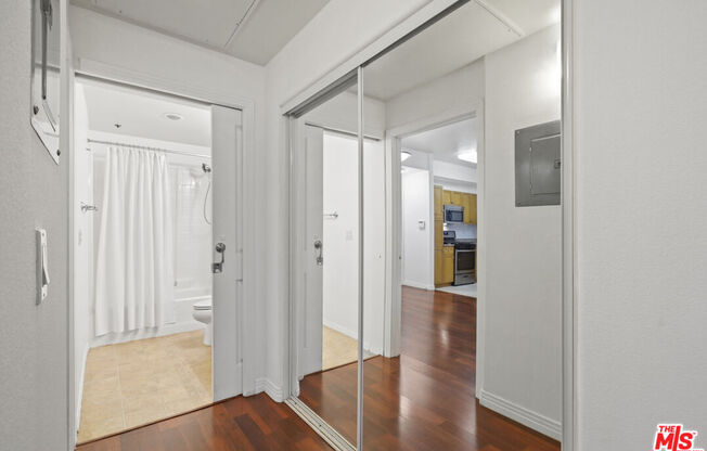 2 beds, 2 baths, 1,042 sqft, $3,100, Unit 115