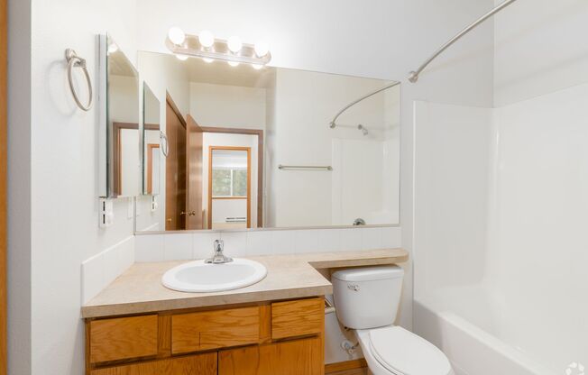 2 beds, 2 baths, 1,070 sqft, $1,530, Unit 340