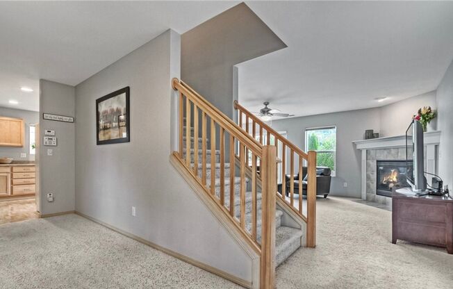 Beautiful Renton Home with A/C Available from now to 5/4/26