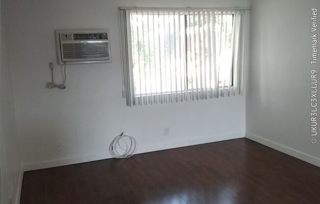 Van Nuys 8770