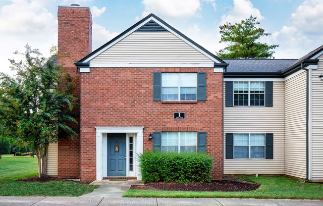 exterior view of Littlestone Apartments in Gallatin, TN