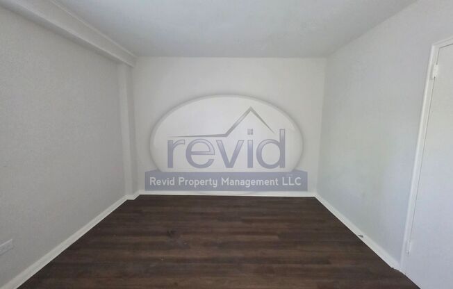 2 beds, 1 bath, 752 sqft, $995, Unit 1301-4