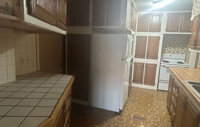 3 beds, 1 bath, $1,563