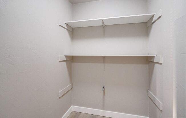 1 bed, 1 bath, 582 sqft, $1,049, Unit 922-04
