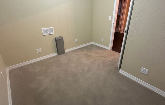 3 beds, 1 bath, $1,175