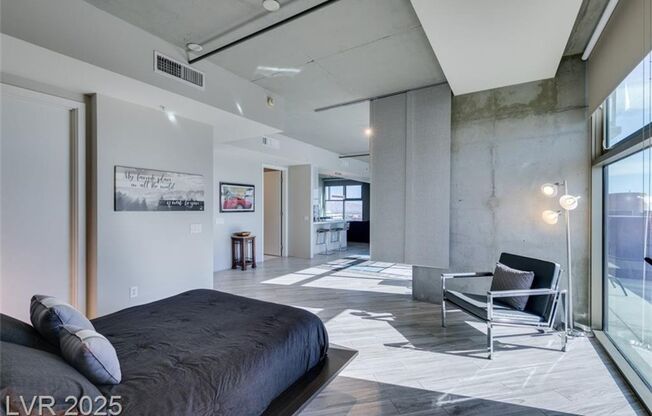 1 bed, 2 baths, $2,977, Unit Juhl Highrise