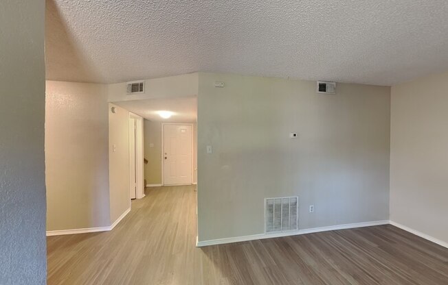 852 NW SUMMERCREST BLVD