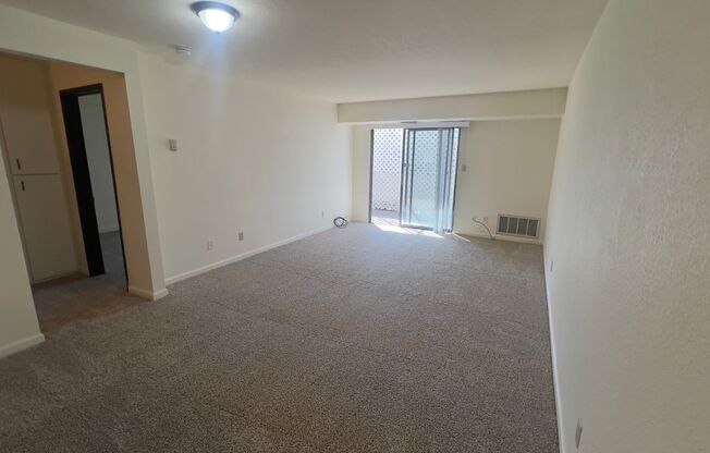 Thoma Holcomb Apartments