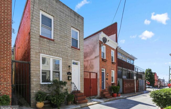 Fabulous 2bd/1.5ba Upper Fells Rowhome w/ CAC & W/D--Available 12/15