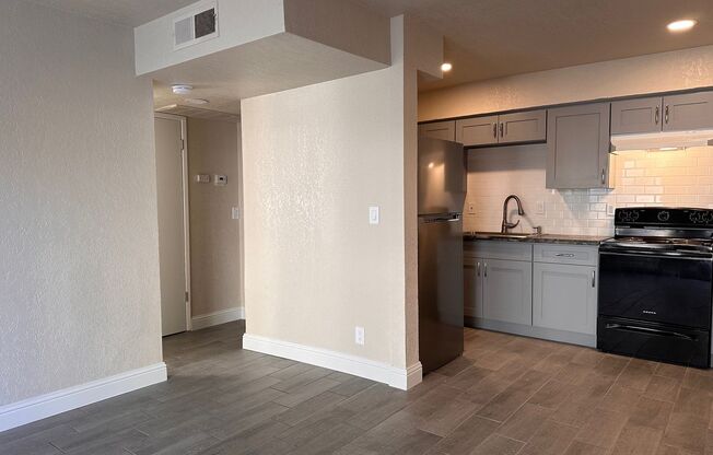 116 N Yosemite Ave