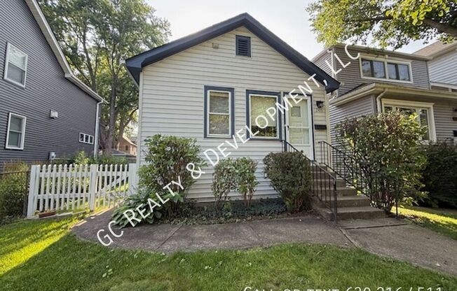 2415 HASTINGS AVE