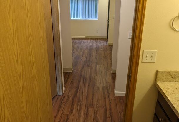 2 beds, 1 bath, 750 sqft, $1,195, Unit 20