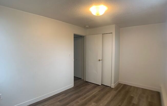 2 beds, 1 bath, $1,350, Unit Unit 2