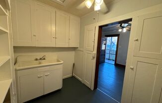 1 bed, 1 bath, $1,050, Unit 2