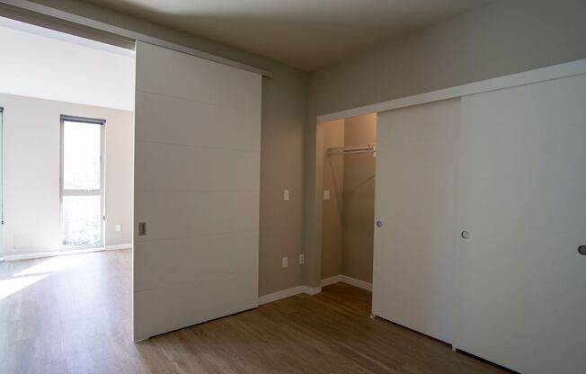 1 bed, 1 bath, $1,295, Unit 403