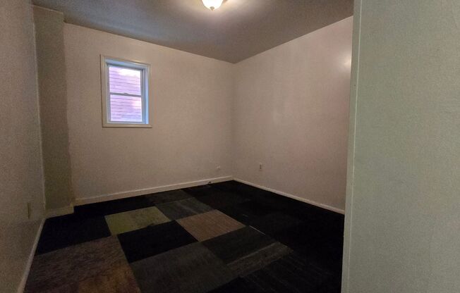 2 beds, 1 bath, $950, Unit Unit 1