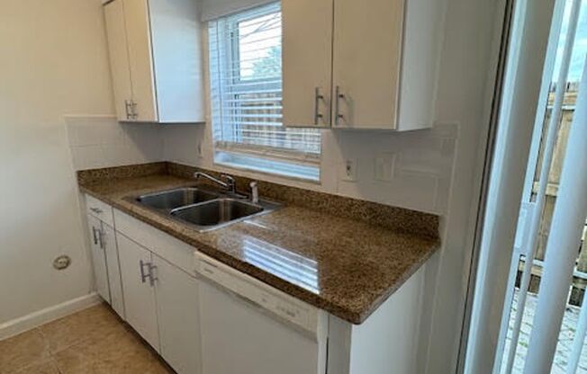 100 SW 10th St Ft. Lauderdale, FL 33315