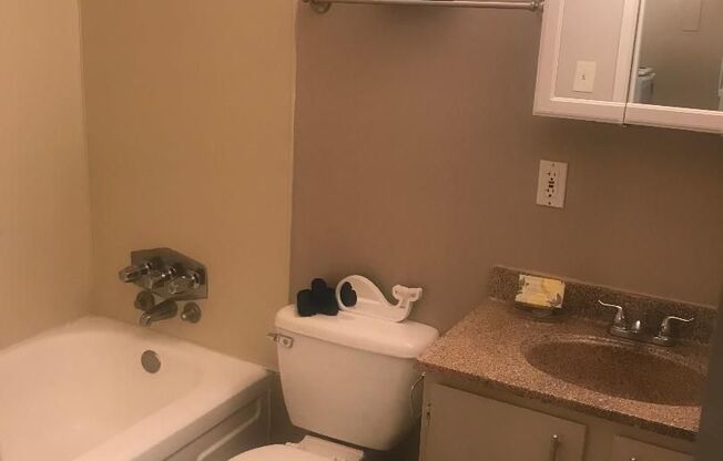 1 bed, 1 bath, $1,275, Unit 32