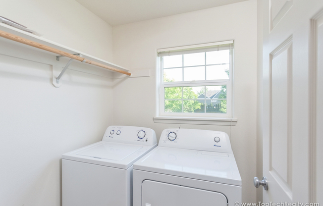 3 beds, 2.5 baths, $2,550