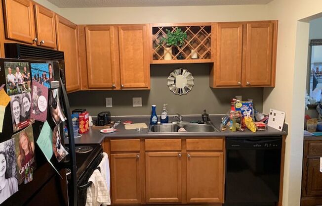 3 beds, 2 baths, 1,225 sqft, $1,995, Unit 3900205R
