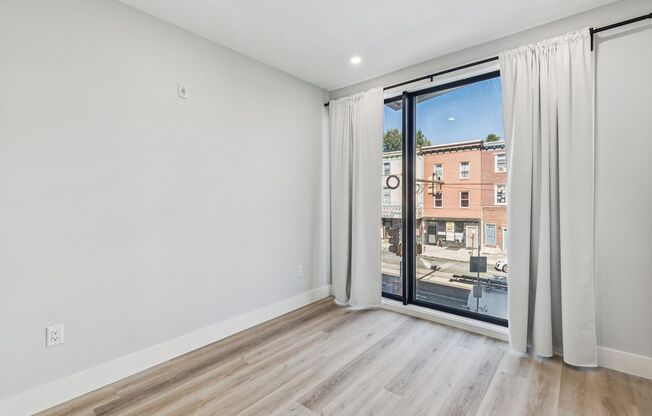 2 beds, 1 bath, 840 sqft, $2,800, Unit 411