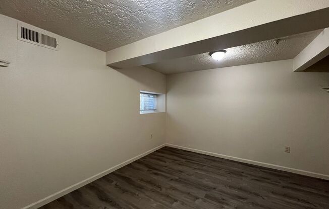 Studio, 1 bath, 450 sqft, $1,000, Unit 21-C