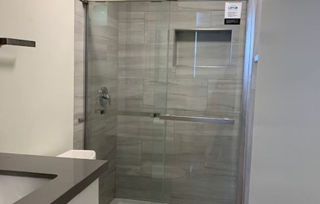 Rare Oppotunity: Freshly Remodeled 4-Bdrm/2-Ba Condo at 11th & Arizona in Santa Monica