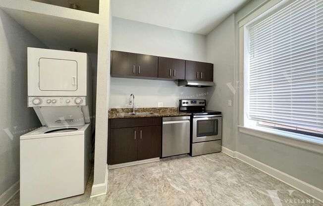 Studio, 1 bath, $850, Unit 209C