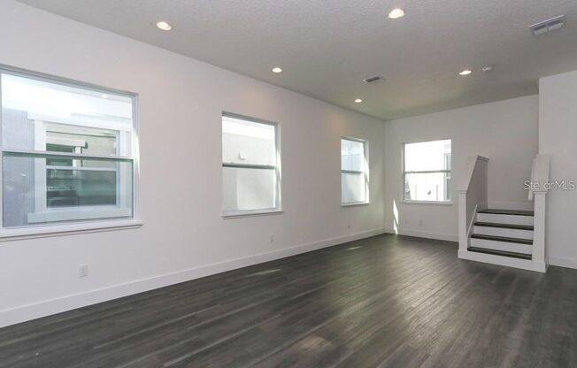 Stunning Home in College Park; Upgraded Finishes; Large Spacious Rooms; Open Concept Floor Plan