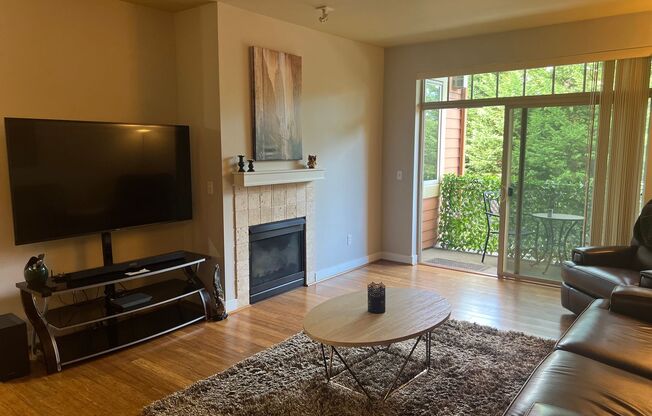 2 beds, 2 baths, $2,650, Unit # 211B