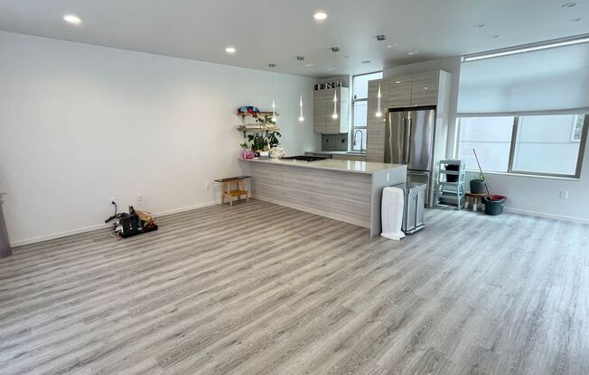 Sophisticated 3 Bedroom Townhome