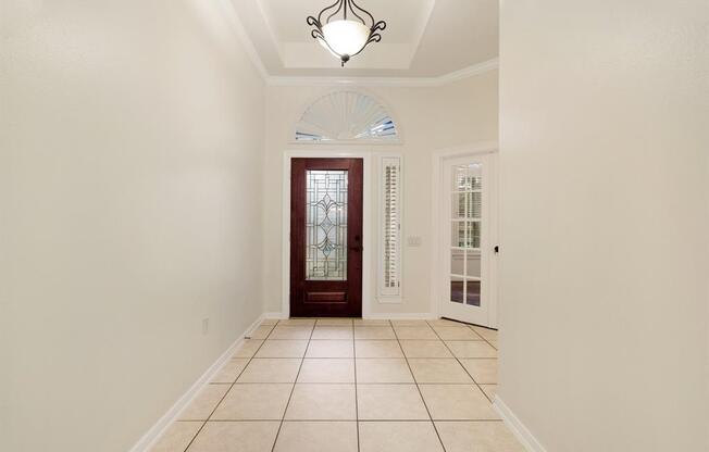 27 E NORTHCASTLE CIR