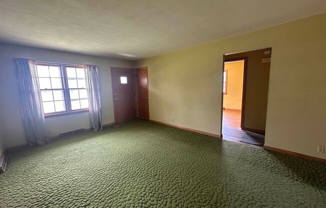 2 beds, 1 bath, $950