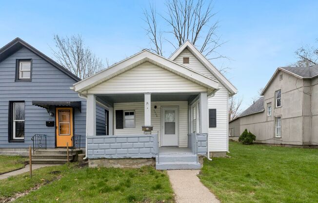 NEW LISTING! 3 BEDROOM HOUSE!