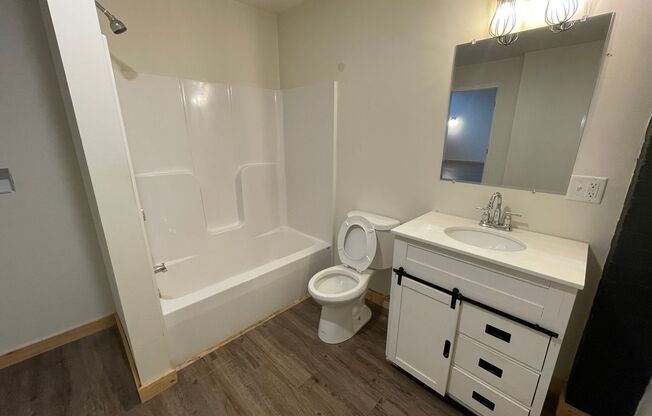 Studio, 1 bath, 935 sqft, $1,550, Unit 101
