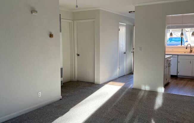 2 beds, 1 bath, 800 sqft, $1,595, Unit Apt 26