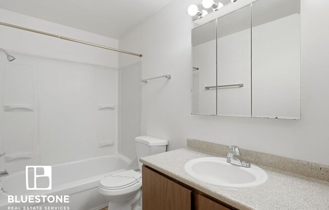 1 bed, 1 bath, 700 sqft, $1,175, Unit 30