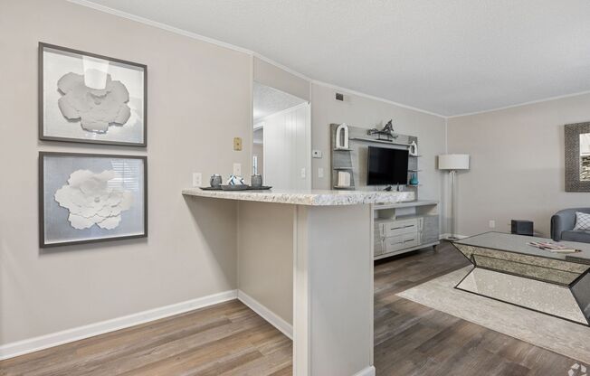 2 beds, 1 bath, 800 sqft, $1,123, Unit 1374