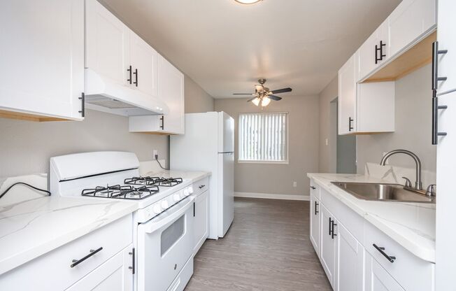 1 bed, 1 bath, 575 sqft, $1,275, Unit 43