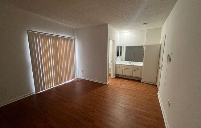 1 bed, 1 bath, $1,650, Unit 301