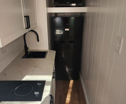 Studio, 1 bath, $795, Unit 798 Unit B