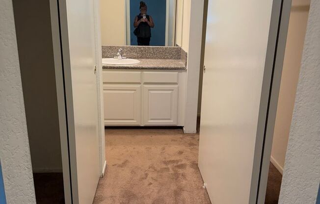 054 - Madre Del Mar Apartments