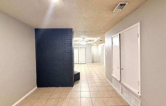 1021-1023 Vera Court