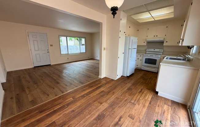 Spacious 3BR/2BA Duplex Home in Millbrae with Private Yard & 2-Car Garage