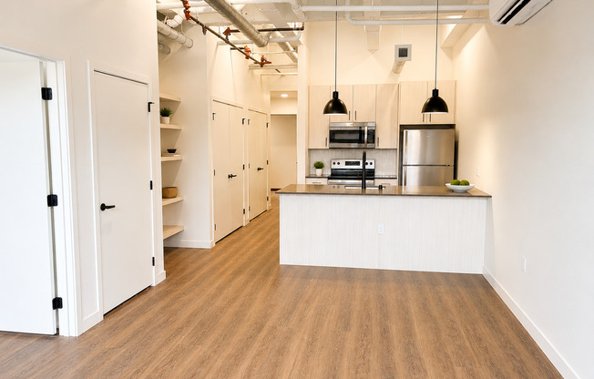 1 bed, 1 bath, 713 sqft, $2,295, Unit 109